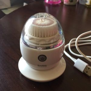 electric face scrubber